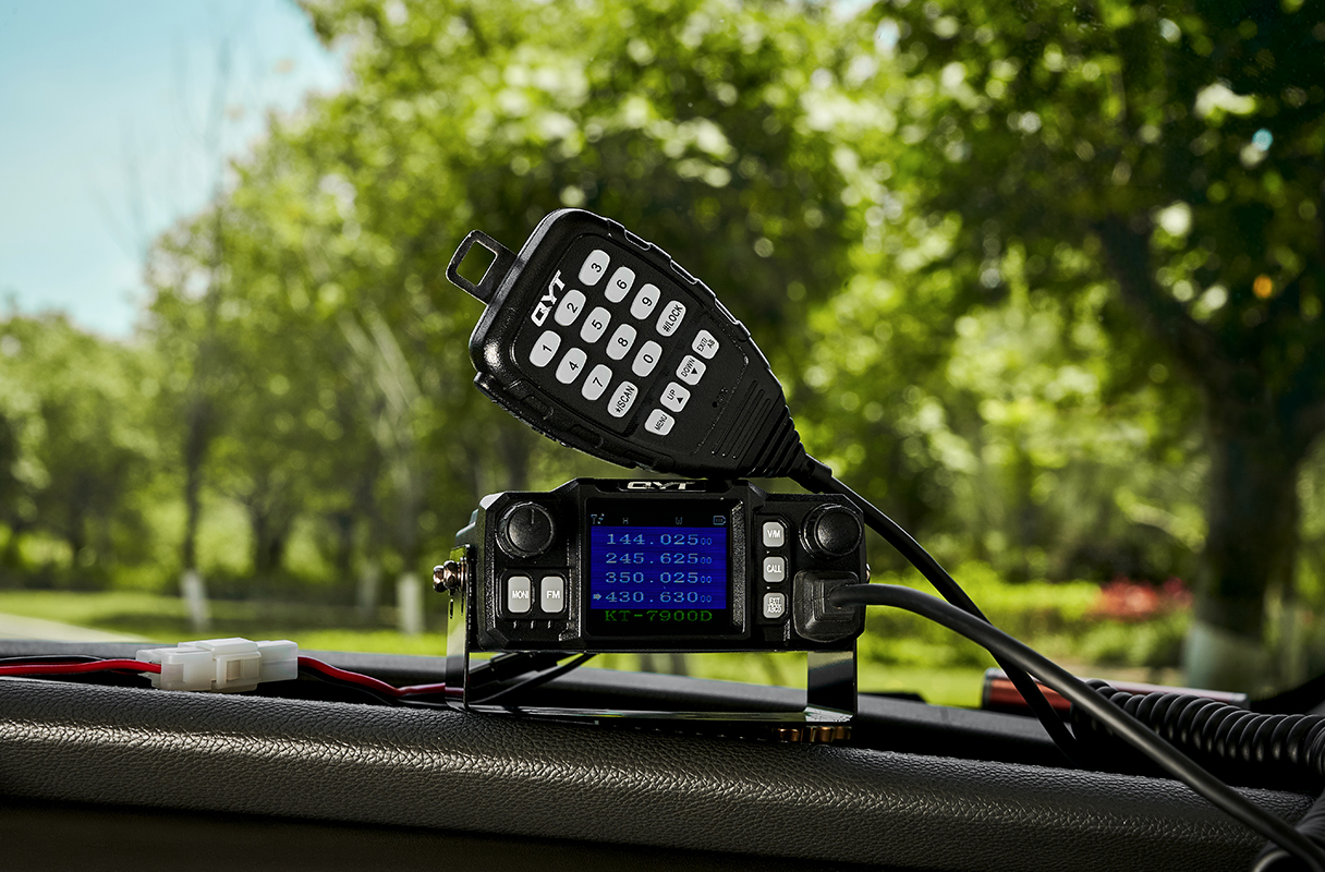 QYT mini 25w quad band quad-standby radio seluler KT-7900D